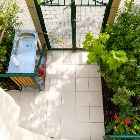 Petros Garden House Guest house *