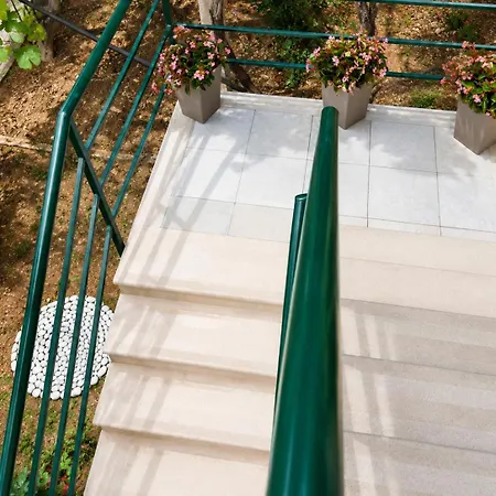 Petros Garden House