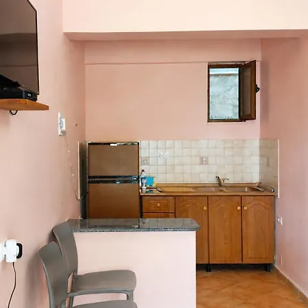Guest house Petros Garden House *