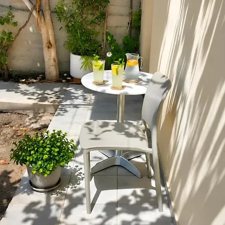 Petros Garden House * Himare